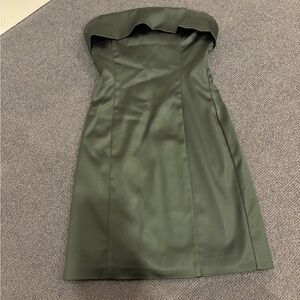Elegant Strapless Green aritzia Dress